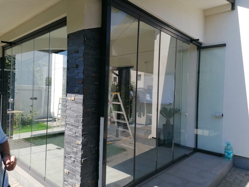 Inchideri balcoane si terase – solutii moderne din sticla si aluminiu
